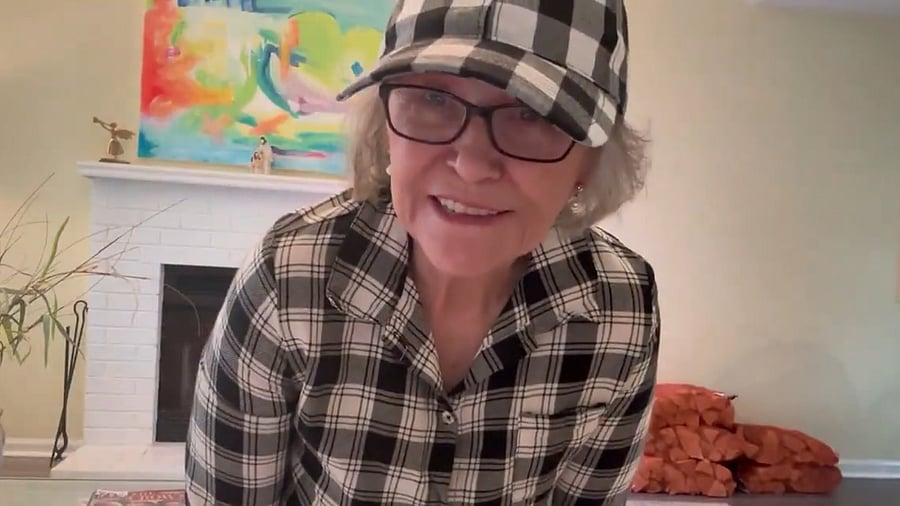 <div class="paragraphs"><p>Pamela Hemphill</p></div>