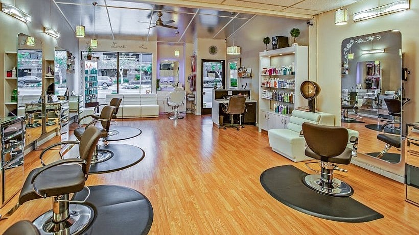 <div class="paragraphs"><p>Beauty salon.</p></div>