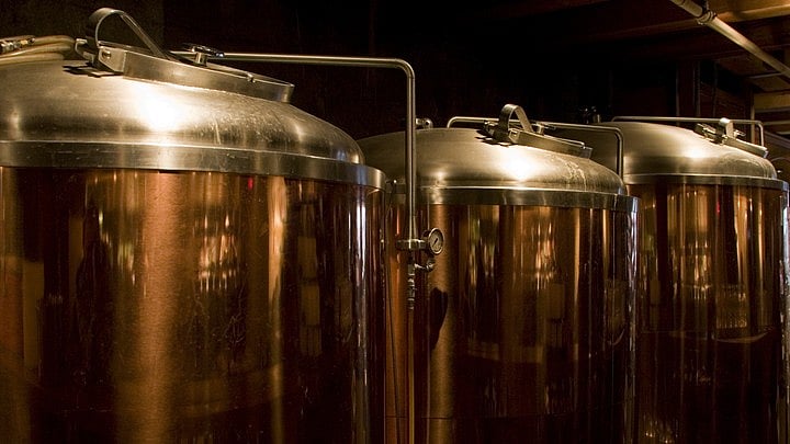 <div class="paragraphs"><p>Representative image showing a brewery.</p></div>