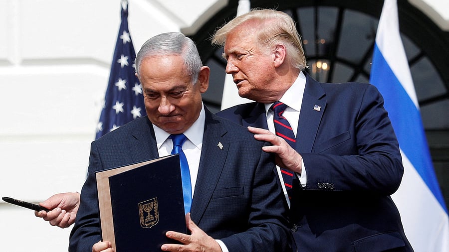 <div class="paragraphs"><p>Israel's Prime Minister Benjamin Netanyahu stands with US President Donald Trump.</p></div>