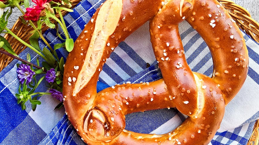 <div class="paragraphs"><p>Pretzel.</p></div>