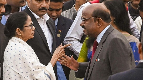 <div class="paragraphs"><p>West Bengal Governor C.V. Ananda Bose and Chief Minister Mamata Banerjee.</p></div>