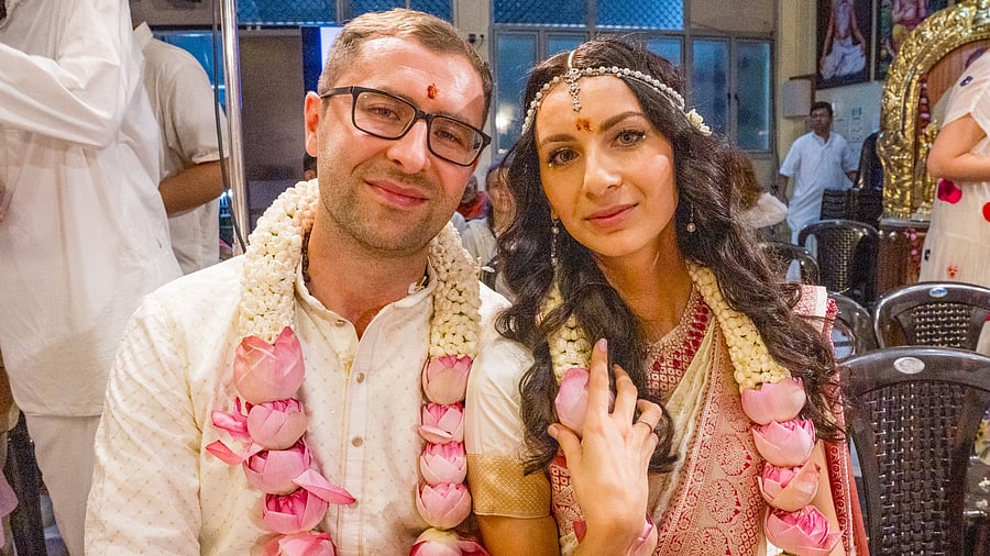 <div class="paragraphs"><p>Sasha Ostrovik (L) from Ukraine and Olya Ostrovik alias Savitri from Russia.</p></div>