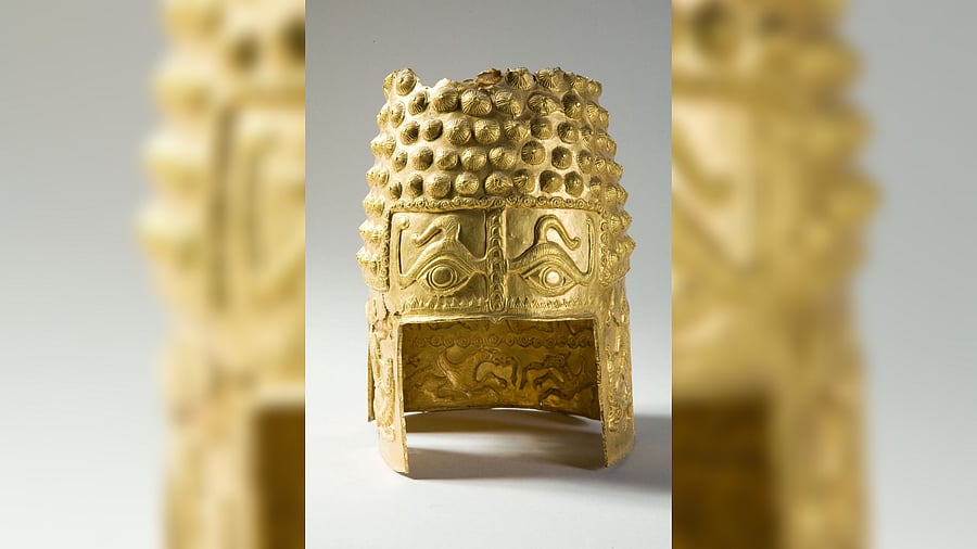 <div class="paragraphs"><p>The golden helmet on loan from Romania, which was stolen from the Dutch museum</p></div>