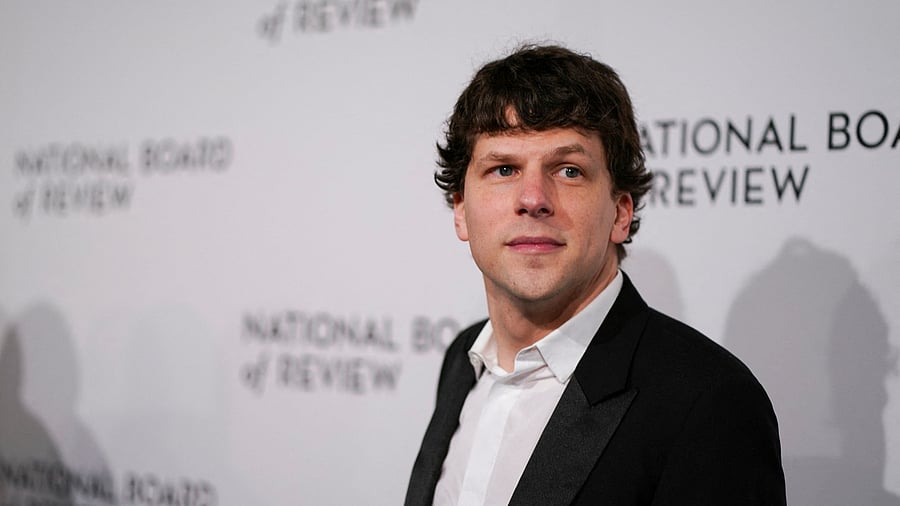 <div class="paragraphs"><p>Jesse Eisenberg.</p></div>