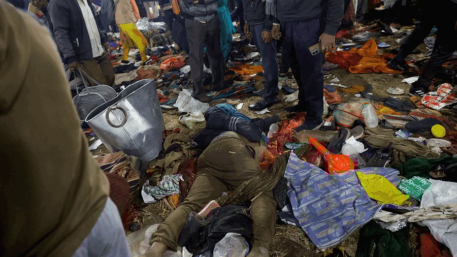 <div class="paragraphs"><p>Scenes from Maha Kumbh after the stampede</p></div>