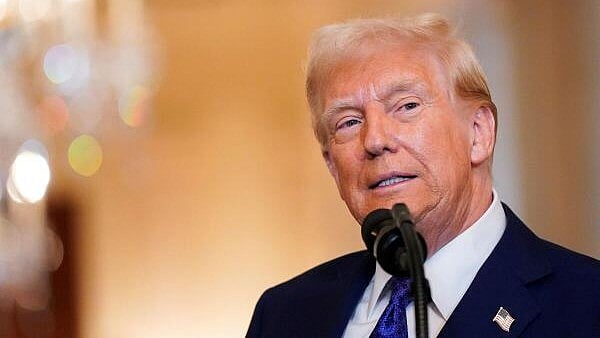 <div class="paragraphs"><p>Donald Trump</p></div>