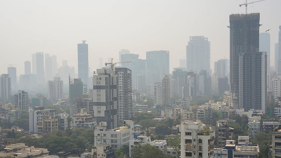<div class="paragraphs"><p>Mumbai: High-rise buildings engulfed in a layer of haze, in Mumbai.</p></div>