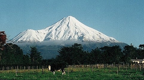 <div class="paragraphs"><p>Picture of Mount Taranaki taken from Glanville Road, Stratford, Taranaki, New Zealand.</p></div>