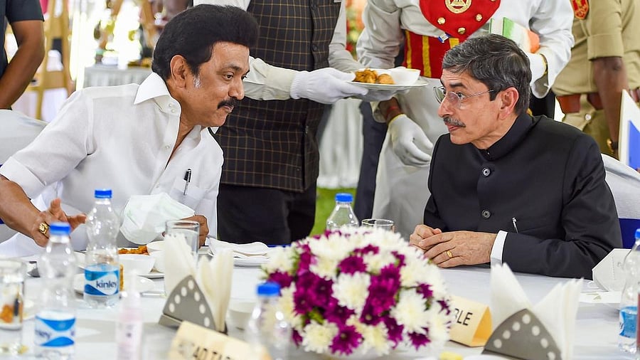 <div class="paragraphs"><p>M K Stalin (L) and R N Ravi</p></div>