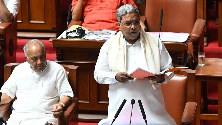 <div class="paragraphs"><p>Siddaramaiah</p></div>