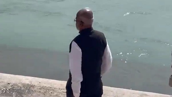 <div class="paragraphs"><p>Screengrab of video showing Thyrocare CEO at Rishikesh</p></div>