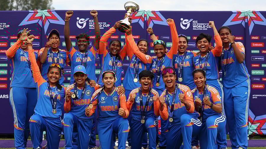 <div class="paragraphs"><p>Team India pose with&nbsp;U-19&nbsp;Women's&nbsp;T20&nbsp;World&nbsp;Cup trophy&nbsp;</p></div>