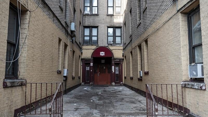 <div class="paragraphs"><p>A view of New York City.</p></div>