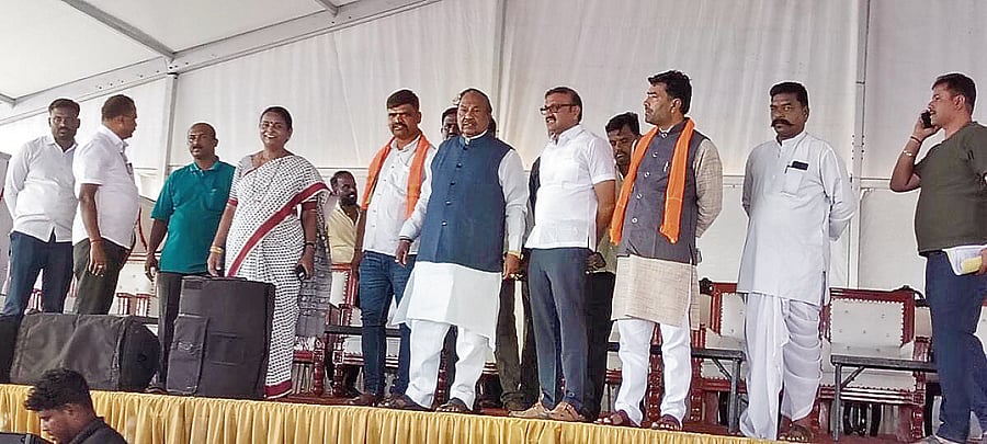 <div class="paragraphs"><p>Former deputy chief minister K S Eshwarappa inspects the stage set for the launch of ‘Krantiveera Brigade’ in Basavana Bagewadi of Vijayapura district on Monday. </p></div>
