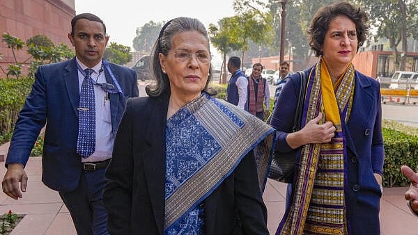 <div class="paragraphs"><p>Congress MPs Sonia Gandhi and Priyanka Gandhi Vadra arrive for the Budget session of Parliament.</p></div>