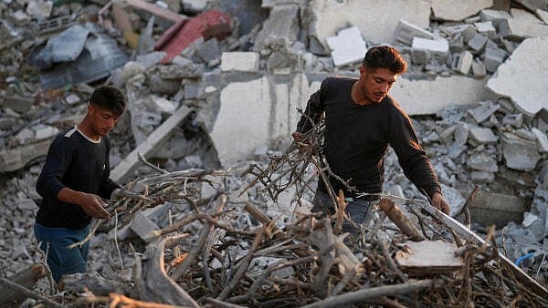 <div class="paragraphs"><p>Gaza twins separated during war reunite.</p></div>