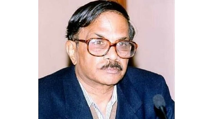 <div class="paragraphs"><p>M T Vasudevan Nair </p></div>
