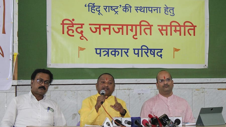 <div class="paragraphs"><p>HJS spokesperson Satish Kochrekar, SS spokesperson Abhay Vartak, and Rahul Patkar - an advocate who appears in Bombay High Court - addressed a news conference in Mumbai, making the demand. </p></div>