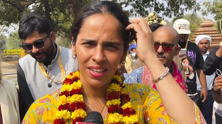<div class="paragraphs"><p>Badminton player Saina Nehwal speaks to the media during a visit to Maha Kumbh Mela 2025, in Prayagraj, Uttar Pradesh, Wednesday, Feb. 5, 2025.</p></div>