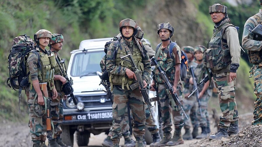 <div class="paragraphs"><p>Indian Army personnel</p></div>