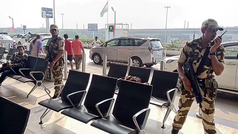 <div class="paragraphs"><p>CISF officials at the Kolkata airport.</p></div>