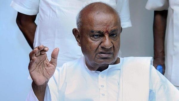 <div class="paragraphs"><p>H D Deve Gowda</p></div>