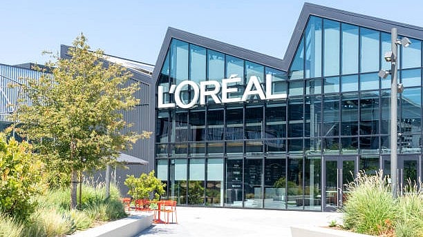 <div class="paragraphs"><p>The company had said in October fourth-quarter sales growth would be comparable to the prior quarters.</p></div>
