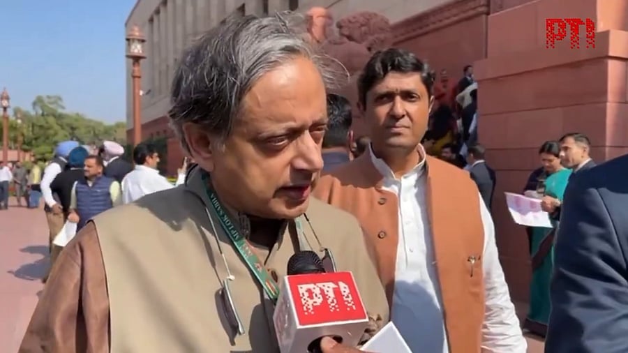 <div class="paragraphs"><p>Shashi Tharoor</p></div>