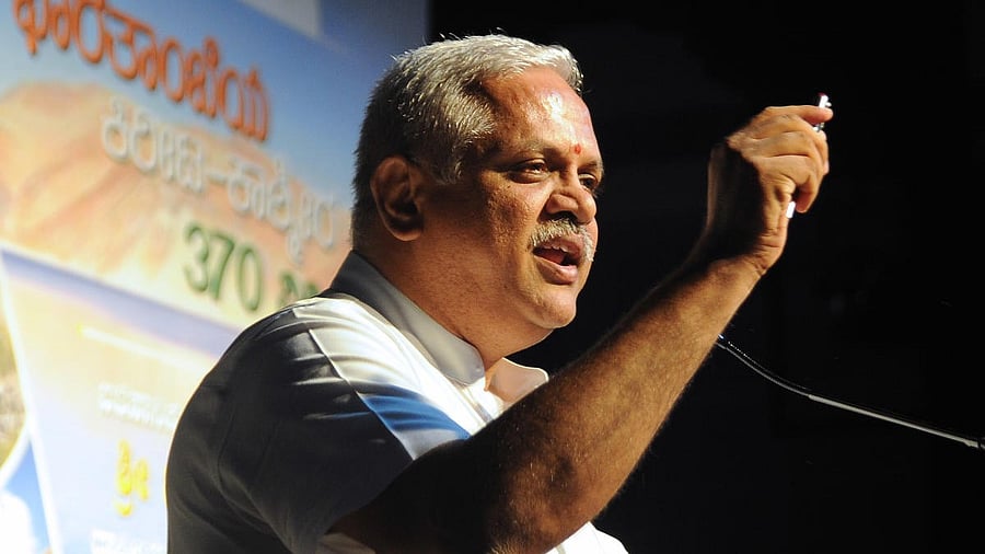 <div class="paragraphs"><p>BJP national general secretary B L Santosh speaks on Article 370 at Gandhi Bhavan in Bengaluru on Friday. </p></div>
