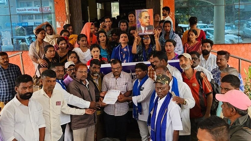 <div class="paragraphs"><p>Members of the Karnataka Madiga Dandora</p></div>