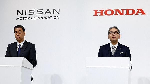 <div class="paragraphs"><p>Makoto Uchida, Director, Representative Executive Officer, President and CEO of Nissan Motor Corporation and Toshihiro Mibe, Director, President and Representative Executive Officer of Honda, hold a joint press conference on their merger talks</p></div>