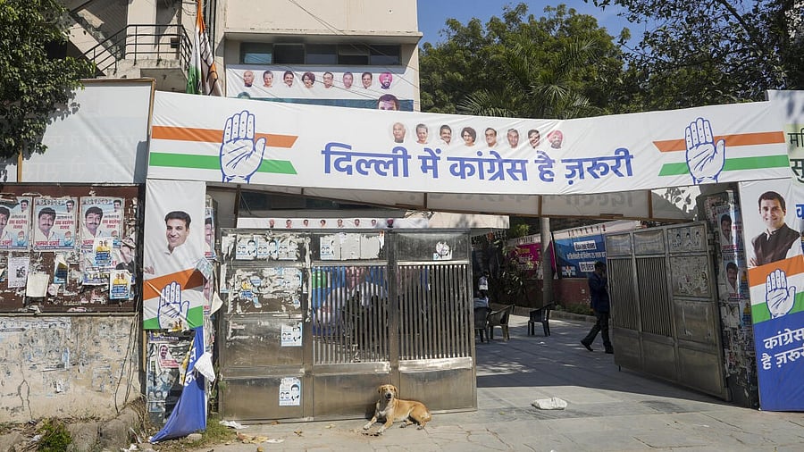 <div class="paragraphs"><p>View of the Delhi Pradesh Congress Committee (DPCC) premises amid the counting of votes for the Delhi Assembly polls, in New Delhi, Saturday, Feb. 8, 2025.</p></div>