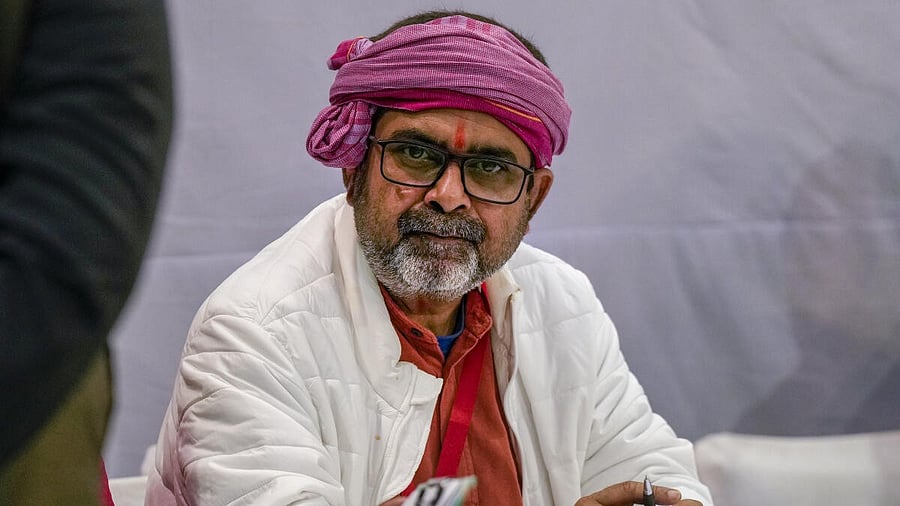 <div class="paragraphs"><p>Avadh Ojha.</p></div>