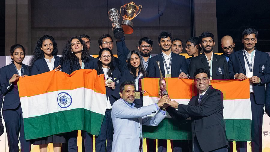 <div class="paragraphs"><p>Triumphant Indian men's and women's teams at the Chess Olympiad.</p></div>