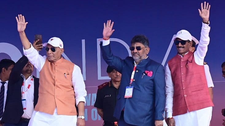 <div class="paragraphs"><p>Deputy Chief Minister D K Shivakumar, Union Defence Minister Rajnath Singh</p></div>