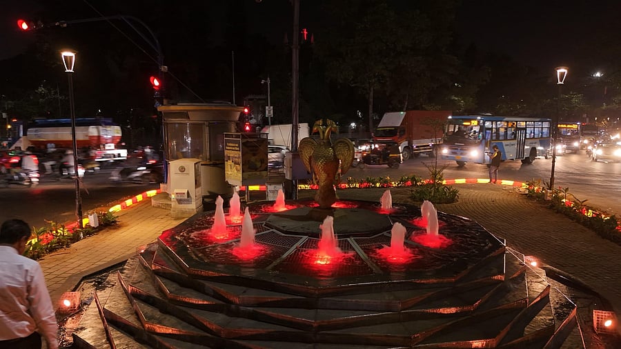 <div class="paragraphs"><p>Some of the places being decked up include Hudson Circle, Mehkri Circle, Raj Bhavan, KR Circle, and High Grounds. </p></div>