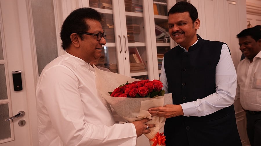 <div class="paragraphs"><p>Maharashtra CM Fadnavis meeting with Raj Thackeray.</p></div>
