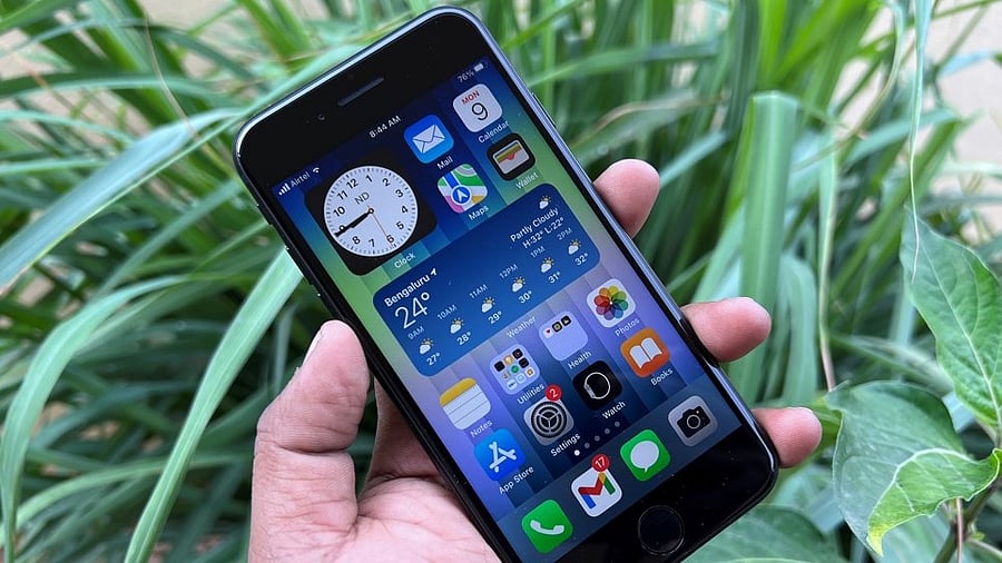 <div class="paragraphs"><p>Apple iPhone SE (3rd Gen). </p></div>