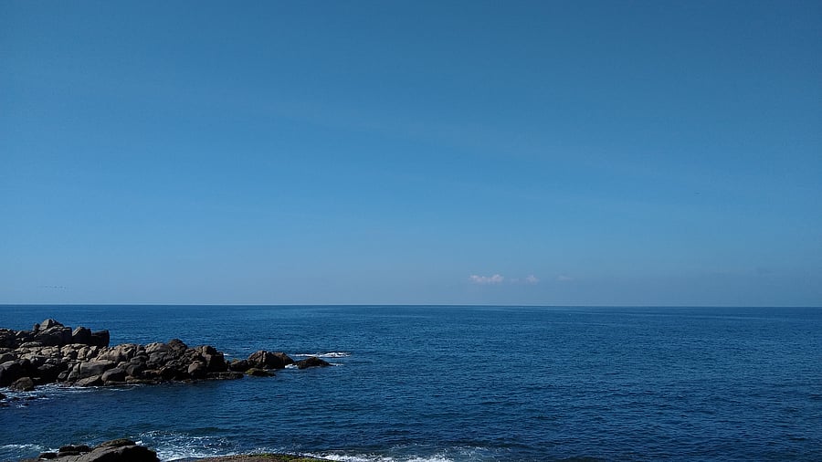 <div class="paragraphs"><p>A view of the Arabian Sea</p></div>