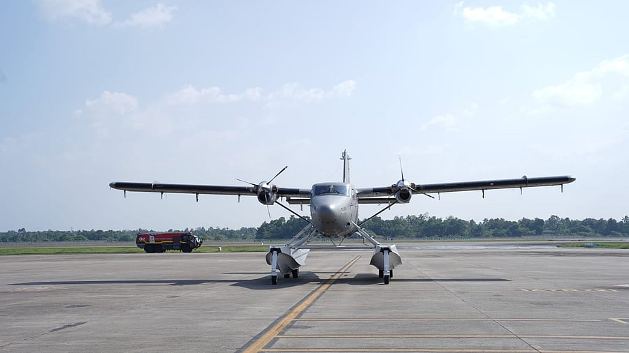 <div class="paragraphs"><p>Seaplane lands at Cochin airport</p></div>
