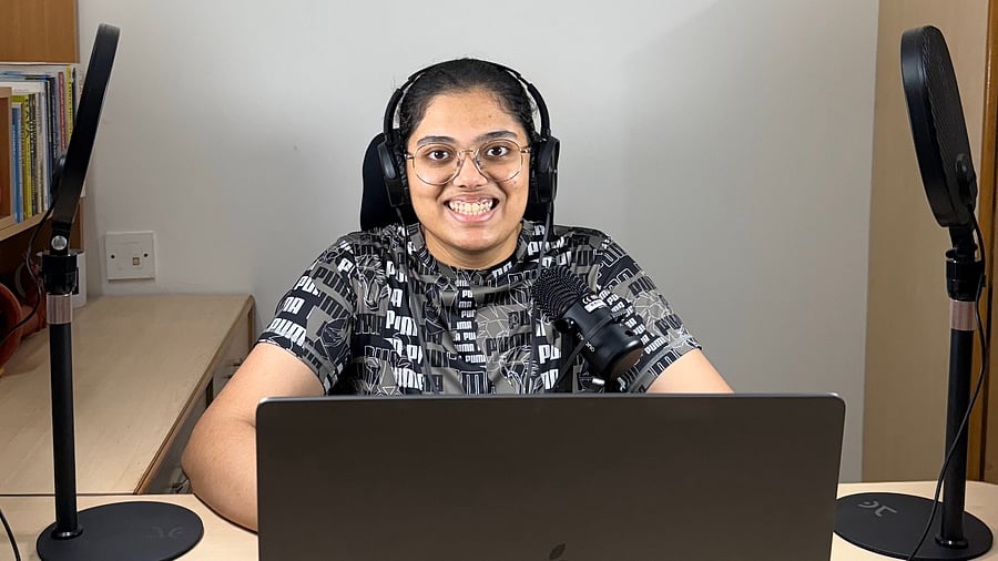 Neha Shetty, who hosts ‘Never on the Backfoot’, started with simple wired earphones before upgrading to a professional microphone and headphones.