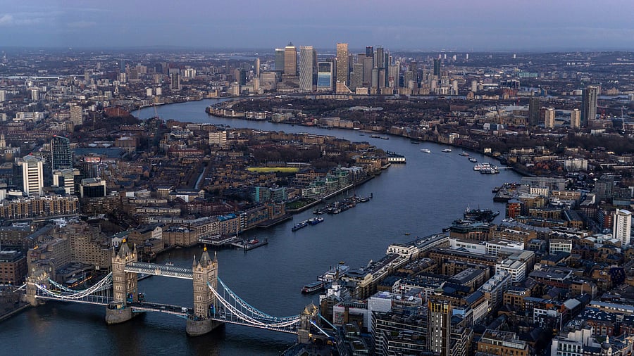 <div class="paragraphs"><p>The government has committed more money to HMRC to crack down on fraud and evasion and recover £6.5 billion a year by the end of the parliament in 2029-30.</p></div>