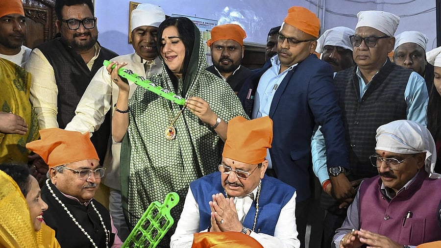 <div class="paragraphs"><p>BJP President JP Nadda with Delhi party President Virendra Sachdeva, party MP Bansuri Swaraj, and others during a ceremony at Shri Guru Ravidas Vishram Dham Mandir at Karol Bagh. </p></div>
