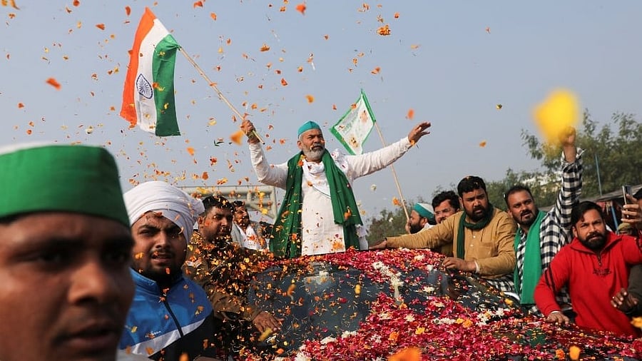 <div class="paragraphs"><p>Farmer leader Rakesh Tikait and his supporters </p></div>