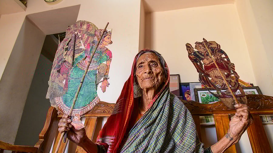 <div class="paragraphs"><p>Bhimavva, who was recently awarded the Padma Shri, displaying her leather puppets.</p></div>