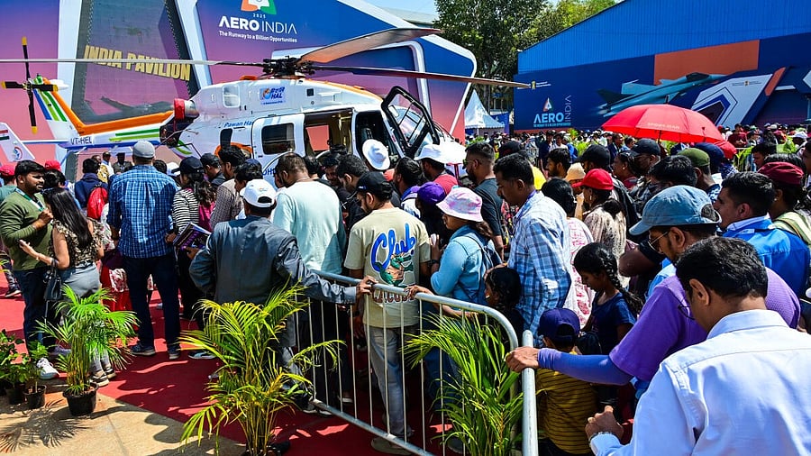 <div class="paragraphs"><p>A pool of young aviation photography enthusiasts thronged the Aero India 2025.</p></div>