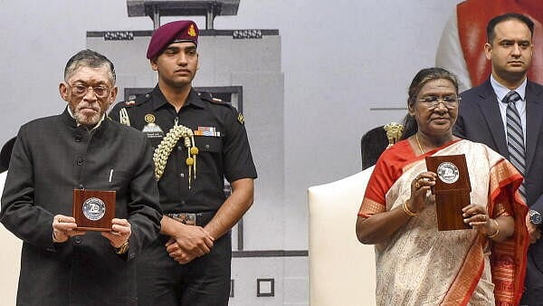 <div class="paragraphs"><p>President Droupadi Murmu with Jharkhand Governor Santosh Kumar Gangwar during the Platinum Jubilee celebrations of Birla Institute of Technology (BIT) Mesra, in Ranchi, Jharkhand, Saturday, Feb. 15, 2025.</p></div>