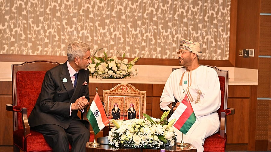 <div class="paragraphs"><p>The two leaders jointly released the logo celebrating the 70th anniversary of the diplomatic relations.</p></div>