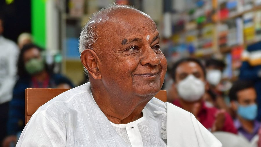 <div class="paragraphs"><p>H D Deve Gowda</p></div>